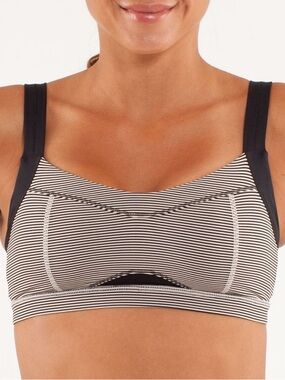 Lululemon Run: Engage Bra
Tonka Stripe Cashew / Black